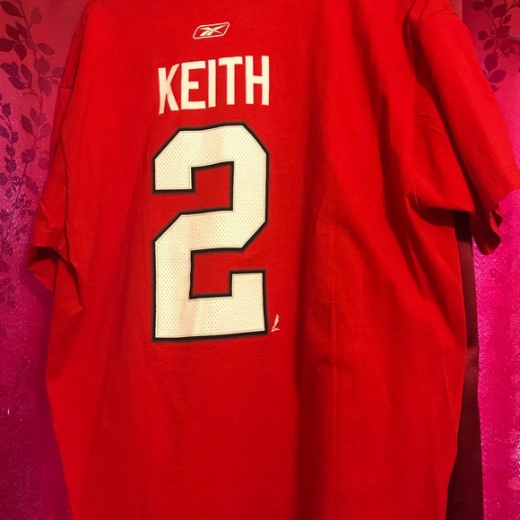 Duncan Keith Chicago Blackhawks tshirt never worn - Picture 2 of 4